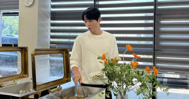 Song Joong Ki กลับมาหล่อเป๊ะ หลังเจอประเด็นดราม่าเรื่องหน้าตา