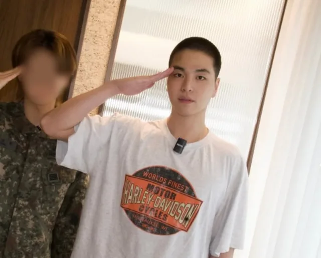 Koo Jun Hoe iKON ตัดผมเกรียน เตรียมเข้ากรม แฟนๆ ใจหายแต่พร้อมรอ!