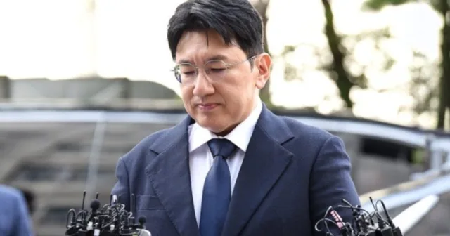 ศาลสั่งอายัดทรัพย์สินเพิ่ม! คดีฉ้อโกงของ Bang Si Hyuk แห่ง HYBE เข้มข้นขึ้น