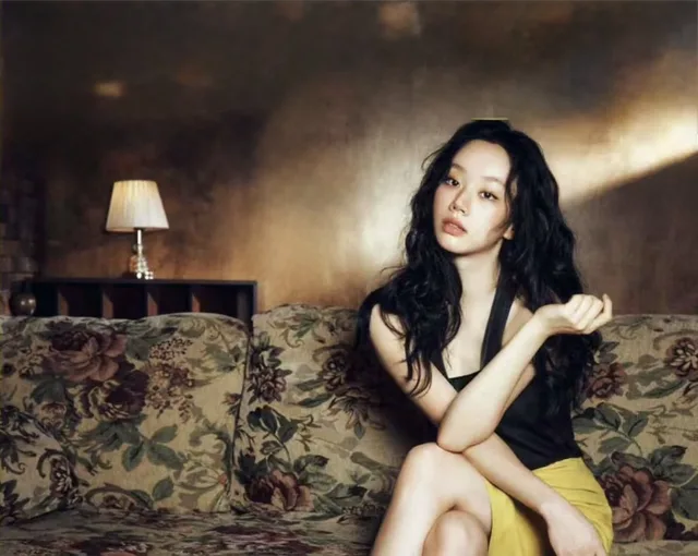 Hyeri สวยสะกดทุกสายตาบนปกนิตยสาร SENSE ฉบับเดือนกันยายน