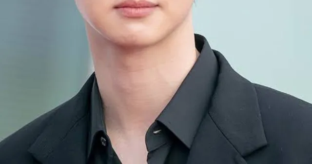 K-Drama Actor สุดหล่อเรียนจบมหาวิทยาลัยแล้ว หลังใช้เวลา 15 ปี!