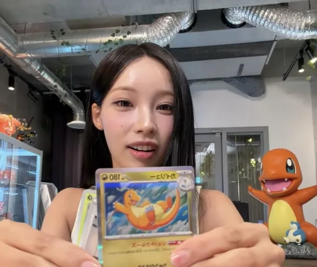 Woni วง RESCENE ทำเอาแฟนๆ โปเกมอนการ์ดถกกันยกใหญ่ หลังโชว์เปิดซองแบบไม่เหมือนใคร