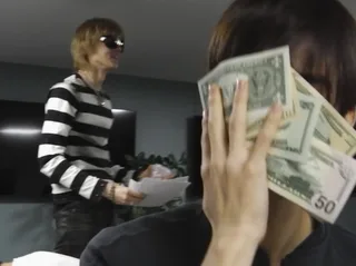 CORTIS พาสำรวจโลกของเงินใน Visualizer เพลง 'MONEYMONEYMONEY'