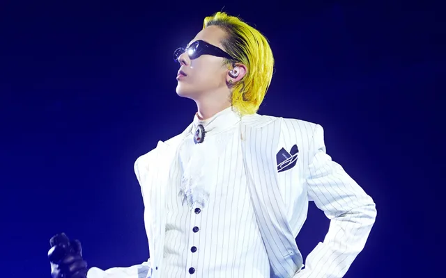 G-Dragon แห่ง BIGBANG ได้รับคำชมรัวๆ หลังช่วยผู้กำกับกล้องบนเวทีคอนเสิร์ตฉลอง 20 ปี