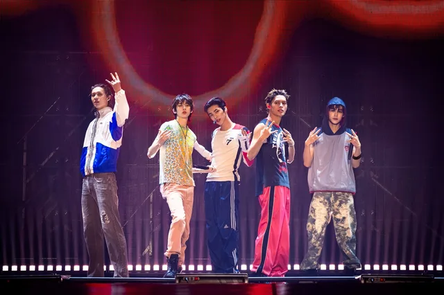 เนื้อเพลงใหม่ของ Cortis จุดประเด็นร้อน! แฟนๆ ถกกันยับ ตกลงชมหรือแซะ Hanroro กันแน่?