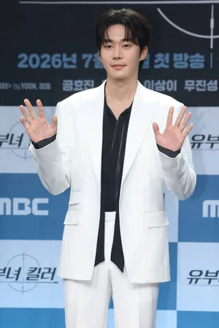 Mu Jin Sung คว้าเรตติ้งสองหลักติดกันจาก 'Typhoon Family' และ 'A Bona Fide Killer'