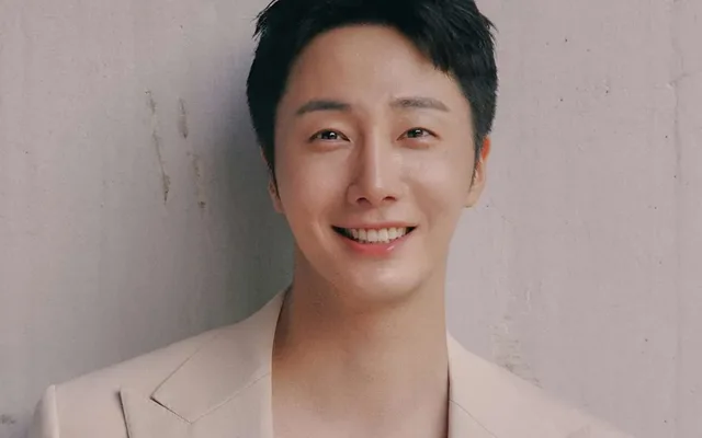 Jung Il Woo ยื่นมือช่วยเหลือผู้ประสบภัยน้ำท่วมเนปาล: "หวังว่าทุกคนจะได้กลับมาใช้ชีวิตอย่างสงบสุขในเร็ววัน"