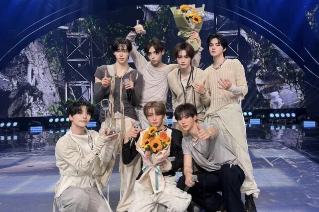 ALPHA DRIVE ONE คว้าชัยชนะครั้งที่ 3 ให้เพลง “BORN DIRE” บนเวที Music Bank พร้อมโชว์สุดปังจาก Taemin, MONSTA X และอีกเพียบ