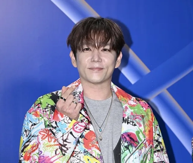 Kangin อดีตสมาชิก Super Junior ปรากฏตัวในงาน Seoul Fashion Week ทำเอาแฟนๆ ฮือฮา