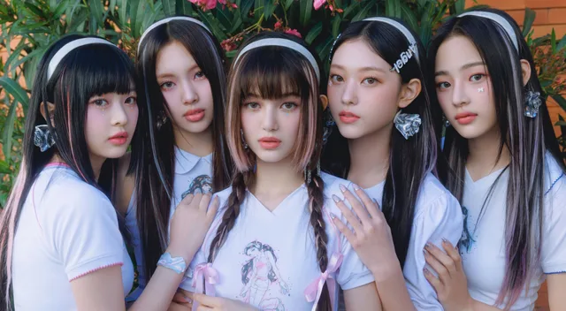 'Super Shy' ทะลุ 900 ล้าน!