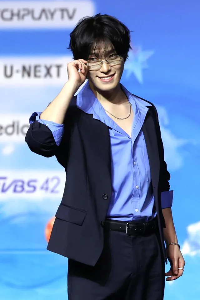 Dino วง SEVENTEEN ประเดิมแขกรับเชิญคนแรกในรายการทอล์คโชว์ใหม่ของ Heo Kyung Hwan