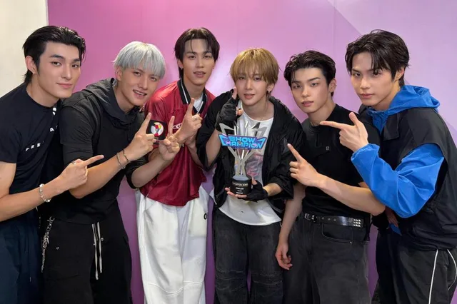 82MAJOR คว้าชัยชนะครั้งแรกในรายการ "Show Champion" ด้วยเพลง “Like Fire”