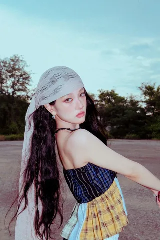 Lee Seoyeon (Y:SY) เปิดตัวมินิอัลบั้มเดี่ยวชุดแรก 'GOODIES' โชว์ฝีมือแต่งเองทั้งอัลบั้ม!