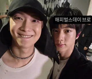 Jin โพสต์รูปคู่ RM อวยพรวันเกิดสุดอบอุ่น โชว์มิตรภาพแน่นแฟ้น