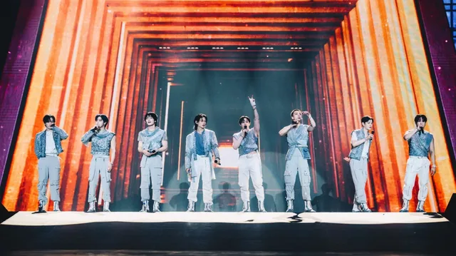 Stray Kids ร่วมไว้อาลัยแฟนคลับที่เสียชีวิตในอาร์เจนตินา ด้วยการยืนสงบนิ่ง