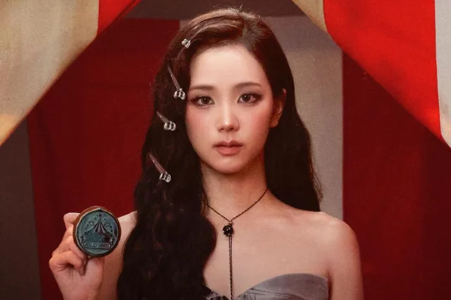 Jisoo คว้าถ้วยแรกจากเพลง “CLICK” บนเวที “M Countdown” ส่วน LE SSERAFIM โชว์เพลง “Made My Night”