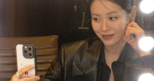Son Ye Jin เผยเหตุผลที่ชอบแปะสติกเกอร์ปิดหน้า Hyun Bin ในโซเชียล