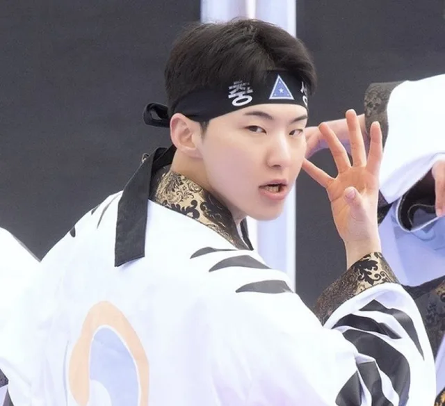 Hoshi วง SEVENTEEN ผ่าตัดเข่าสำเร็จ เตรียมพักฟื้นยาว