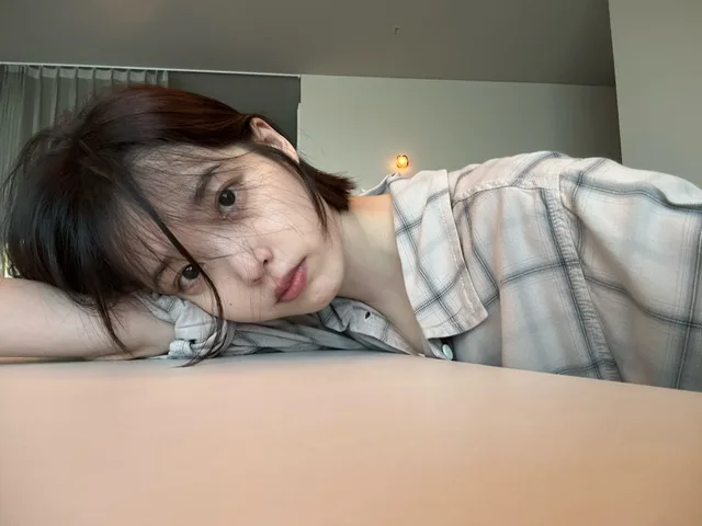 IU อวดลุคผมสั้นสุดคิวท์ พร้อมเซลฟี่หน้าสดที่ทำเอาแฟนๆ ใจละลาย