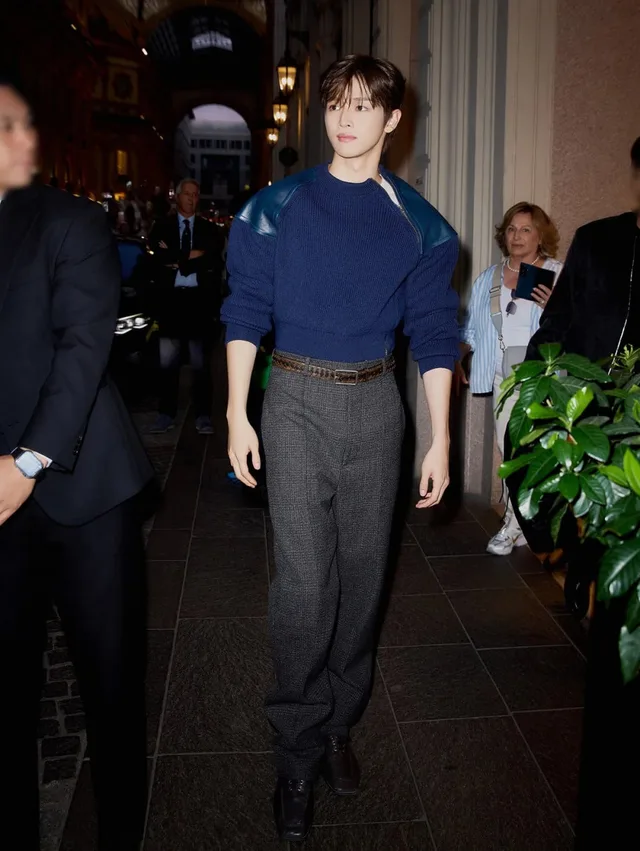 Sungchan วง RIIZE เฉิดฉายในงาน Milan Fashion Week ทำเอาชาวเน็ตตะลึง!