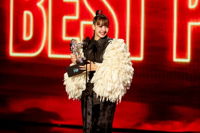 Lisa สร้างประวัติศาสตร์! คว้ารางวัล Best Pop จากเวที MTV Video Music Awards