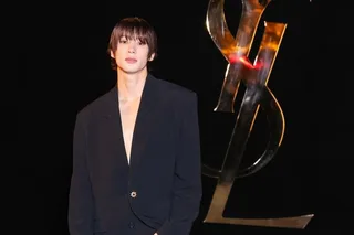 Anton วง RIIZE ขึ้นแท่นแบรนด์แอมบาสเดอร์ Saint Laurent ปรากฏตัวในแฟชั่นโชว์ที่ปารีส!