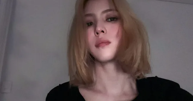 Han So Hee แอบน้อยใจ ทำไมไม่มีฉันในรูปแก๊งนักแสดง The Intern