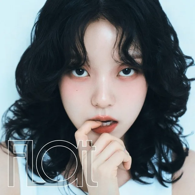Rothy คัมแบ็กพร้อมมินิอัลบั้ม 'FLAT' และเพลงไตเติลดิสโก้ป๊อปสุดน่ารัก 'Alphabet'