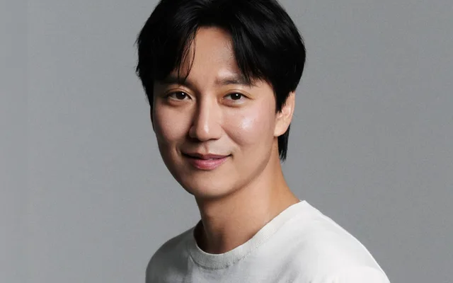Kim Nam Gil ร่วมบริจาคอุปกรณ์การศึกษาให้โรงเรียนสอนภาษาเกาหลีในต่างประเทศ ฉลอง 100 ปีวันฮันกึล