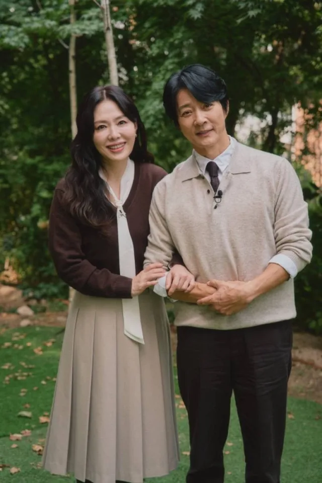 Choi Soo Jong และ Ha Hee Ra เล่าเรื่องแท้งลูก 4 ครั้งและข่าวลือต่างๆ ในรายการ 'You Quiz on the Block'