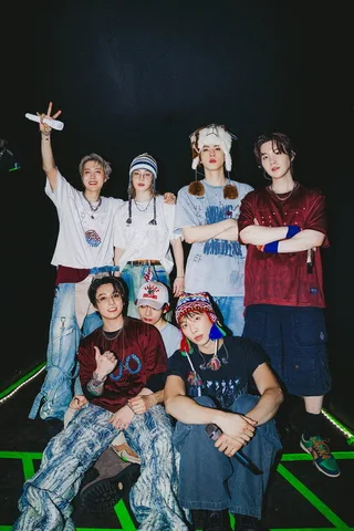 BTS เป็นวงแรกที่มียอดสตรีม 1 หมื่นล้านครั้งบน Spotify ในหนึ่งปี