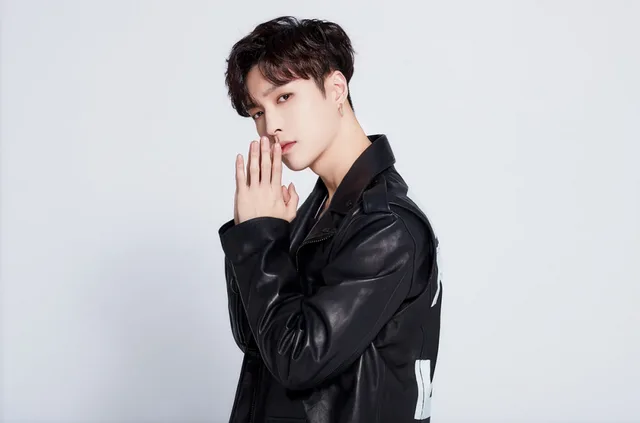 Lay สมาชิก EXO หวนคืนสู่รั้วมหาวิทยาลัยในวัย 35 ปี เพื่อสานฝันด้านภาพยนตร์