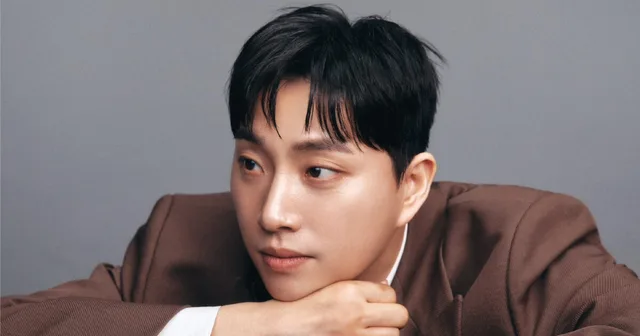 คุณพ่อของ YouTuber Park We กลายเป็นประเด็นร้อน หลังมีนักแสดงสาวหลายคนเรียกเขาว่า 'พ่อ'