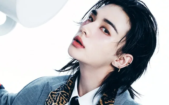 Hyunjin วง Stray Kids ต้องจำกัดการเคลื่อนไหวระหว่างทัวร์ญี่ปุ่นเพราะอาการปวดไหล่