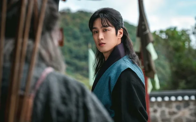 Ahn Bo Hyun พลิกบทบาทเป็นแม่ทัพหนุ่มแห่งโครยอ ประเดิมพระเอกซีรีส์ย้อนยุคเรื่องแรกใน 'Sacred Jewel'