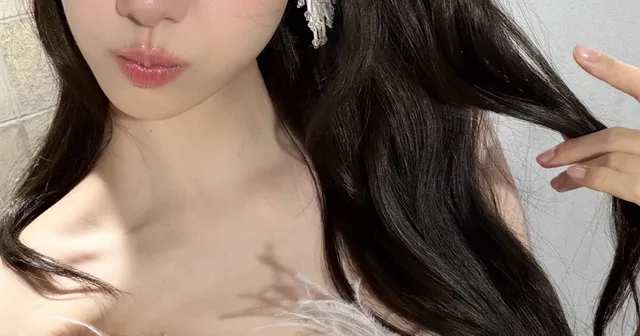 YoonA Girls' Generation สวยสะกดทุกสายตาในลุคขนนก เตรียมคัมแบ็กจอแก้วปี 2027