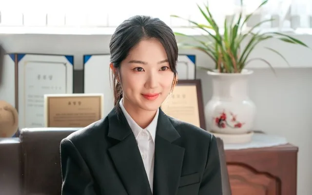 Kim Hye Yoon สวมบททนายความครั้งแรกใน 'Good Partner 2' ภาพนิ่งเรียกน้ำย่อยมาแล้ว!