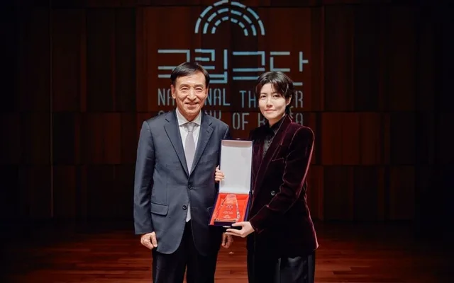 Shim Eun Kyung คว้าชัยรางวัลนักแสดงยอดเยี่ยม จากละครเวทีเรื่องแรกในเกาหลี หลังเดบิวต์มา 23 ปี