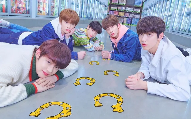 เพลงเดบิวต์ 'CROWN' ของ TXT ทะลุ 200 ล้านสตรีมบน Spotify ส่วน 'Opening Sequence' ก็แตะ 100 ล้านแล้ว!
