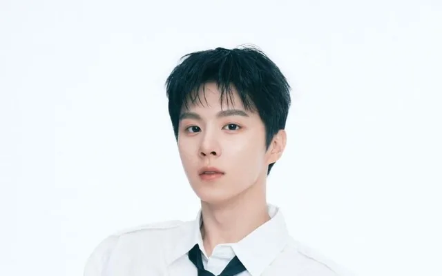 Kim Woo Seok คัมแบ็กงานแรกหลังปลดประจำการ รับบทสายลับในมิวสิคัล 'UNDER MOONBOW'